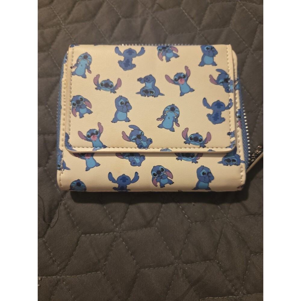 Loungefly Disney Lilo & Stitch Wallet All Over Print Blue Cream Zip Around